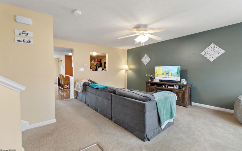 19 Stafford Circle, Fairmont, West Virginia 26554, 3 Bedrooms Bedrooms, 7 Rooms Rooms,2 BathroomsBathrooms,Single Family Attached,For Sale,Stafford,10159820