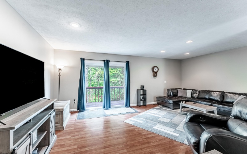 1406 Cain Street, Morgantown, West Virginia 26505, 2 Bedrooms Bedrooms, 5 Rooms Rooms,2 BathroomsBathrooms,Single Family Attached,For Sale,Cain,10159823