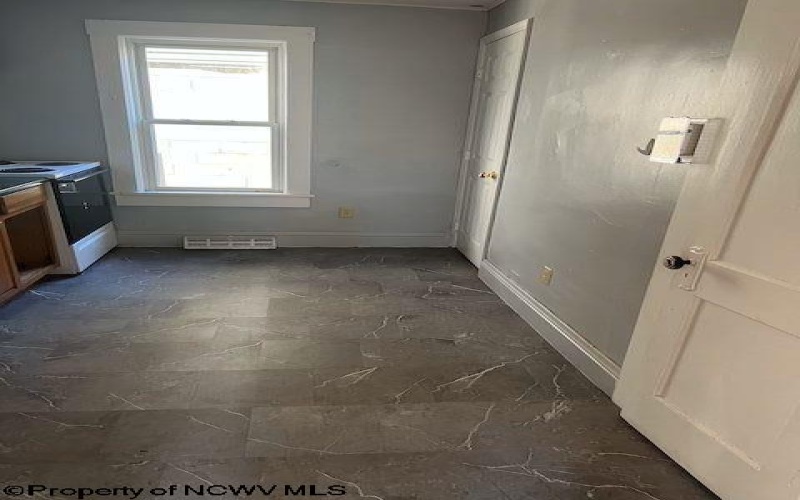 140 Locust Avenue, Fairmont, West Virginia 26554, ,Multi-unit/income,For Sale,Locust,10159815