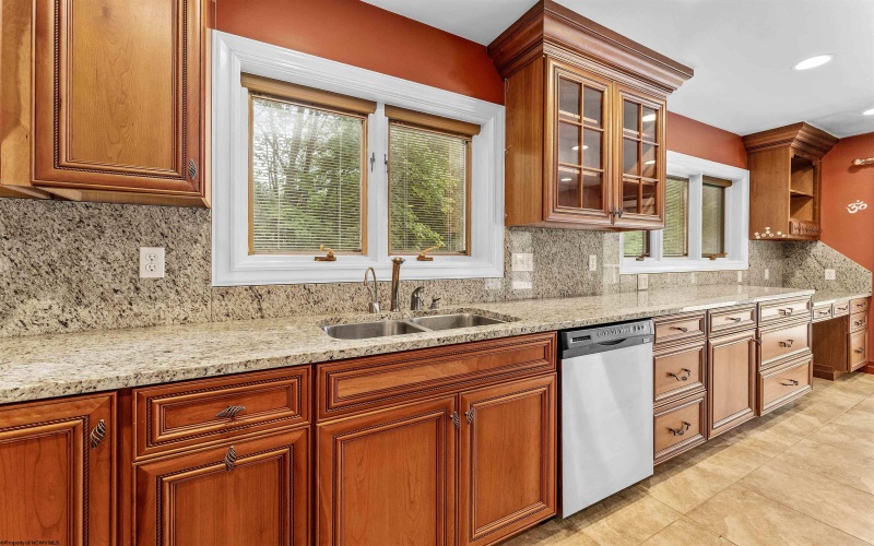 2081 Lakeside Estates, Morgantown, West Virginia 26508, 4 Bedrooms Bedrooms, 15 Rooms Rooms,3 BathroomsBathrooms,Single Family Detached,For Sale,Lakeside,10159825