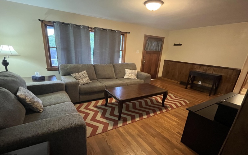 306 Thomas Avenue, Nutter Fort, West Virginia 26301, 2 Bedrooms Bedrooms, 5 Rooms Rooms,1 BathroomBathrooms,Single Family Detached,For Sale,Thomas,10159822