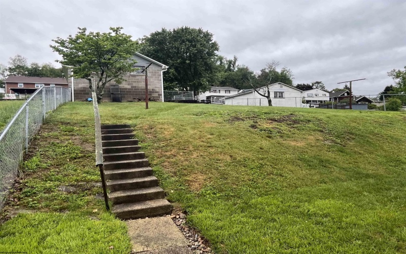 306 Thomas Avenue, Nutter Fort, West Virginia 26301, 2 Bedrooms Bedrooms, 5 Rooms Rooms,1 BathroomBathrooms,Single Family Detached,For Sale,Thomas,10159822