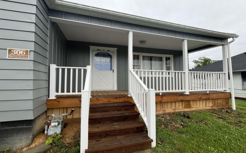 306 Thomas Avenue, Nutter Fort, West Virginia 26301, 2 Bedrooms Bedrooms, 5 Rooms Rooms,1 BathroomBathrooms,Single Family Detached,For Sale,Thomas,10159822