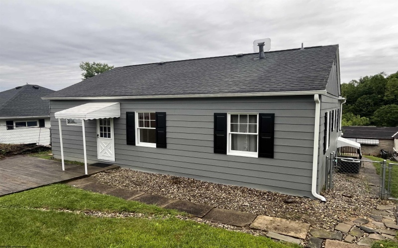 306 Thomas Avenue, Nutter Fort, West Virginia 26301, 2 Bedrooms Bedrooms, 5 Rooms Rooms,1 BathroomBathrooms,Single Family Detached,For Sale,Thomas,10159822