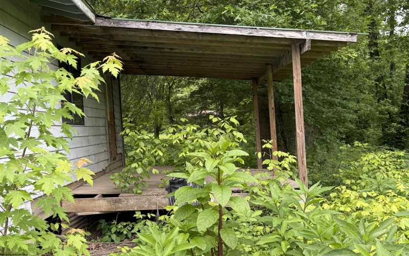 833 Holiday Park, Salt Rock, West Virginia 25559, 3 Bedrooms Bedrooms, 6 Rooms Rooms,1 BathroomBathrooms,Single Family Detached,For Sale,Holiday,10159819