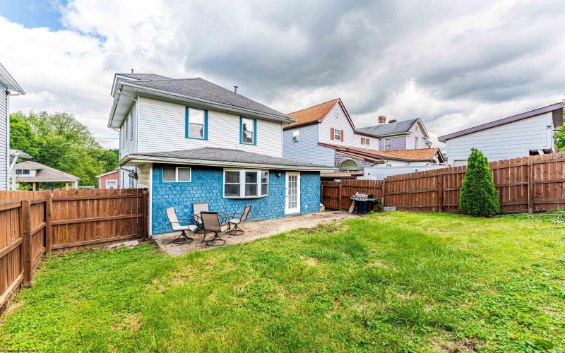 209 Western Avenue, Westover, West Virginia 26501, 4 Bedrooms Bedrooms, 8 Rooms Rooms,2 BathroomsBathrooms,Single Family Detached,For Sale,Western,10159814