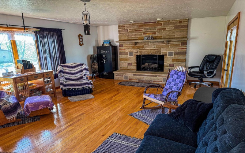 5698 Morgantown Pike, Belington, West Virginia 26250, 4 Bedrooms Bedrooms, 12 Rooms Rooms,2 BathroomsBathrooms,Single Family Detached,For Sale,Morgantown,10159816