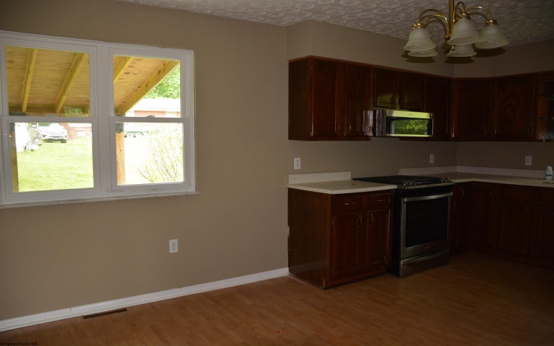 84 Chapman Lane, Weston, West Virginia 26452, 2 Bedrooms Bedrooms, 5 Rooms Rooms,1 BathroomBathrooms,Single Family Detached,For Sale,Chapman,10159818
