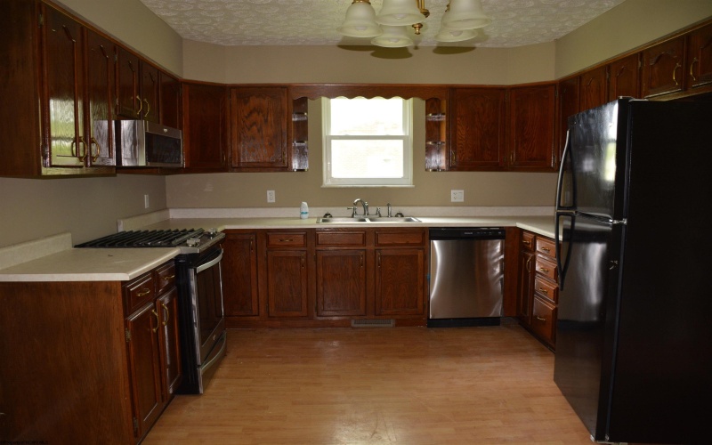 84 Chapman Lane, Weston, West Virginia 26452, 2 Bedrooms Bedrooms, 5 Rooms Rooms,1 BathroomBathrooms,Single Family Detached,For Sale,Chapman,10159818