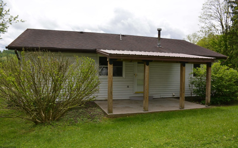 84 Chapman Lane, Weston, West Virginia 26452, 2 Bedrooms Bedrooms, 5 Rooms Rooms,1 BathroomBathrooms,Single Family Detached,For Sale,Chapman,10159818