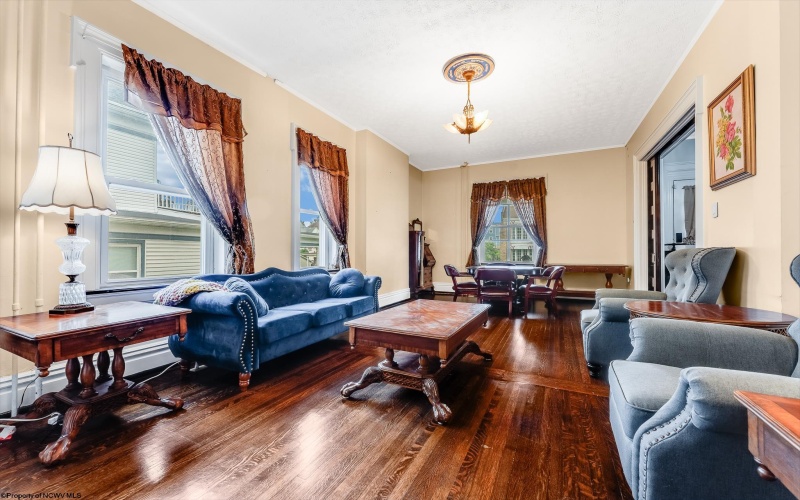 709 Benoni Avenue, Fairmont, West Virginia 26554, 5 Bedrooms Bedrooms, 10 Rooms Rooms,4 BathroomsBathrooms,Single Family Detached,For Sale,Benoni,10159813