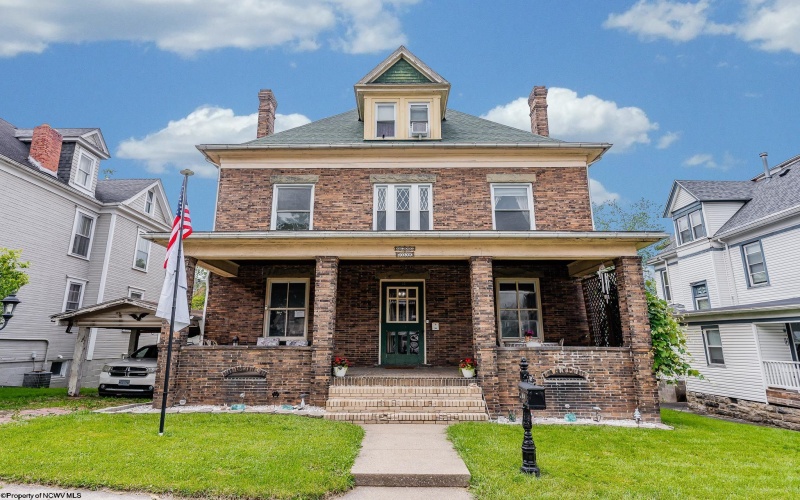 709 Benoni Avenue, Fairmont, West Virginia 26554, 5 Bedrooms Bedrooms, 10 Rooms Rooms,4 BathroomsBathrooms,Single Family Detached,For Sale,Benoni,10159813