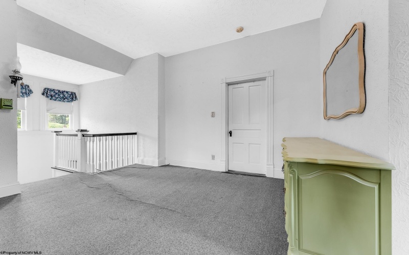 709 Benoni Avenue, Fairmont, West Virginia 26554, 5 Bedrooms Bedrooms, 10 Rooms Rooms,4 BathroomsBathrooms,Single Family Detached,For Sale,Benoni,10159813