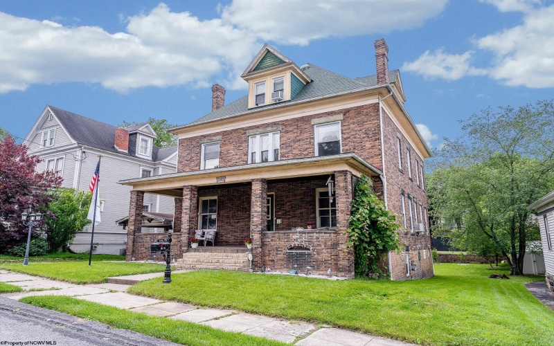 709 Benoni Avenue, Fairmont, West Virginia 26554, 5 Bedrooms Bedrooms, 10 Rooms Rooms,4 BathroomsBathrooms,Single Family Detached,For Sale,Benoni,10159813