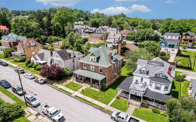709 Benoni Avenue, Fairmont, West Virginia 26554, 5 Bedrooms Bedrooms, 10 Rooms Rooms,4 BathroomsBathrooms,Single Family Detached,For Sale,Benoni,10159813