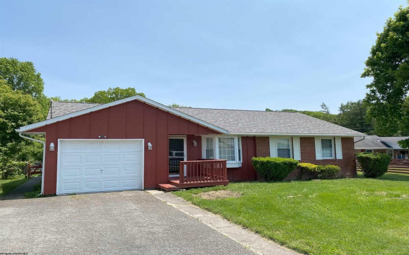 206 Evergreen Drive, Elkins, West Virginia 26241, 2 Bedrooms Bedrooms, 5 Rooms Rooms,1 BathroomBathrooms,Single Family Detached,For Sale,Evergreen,10159817
