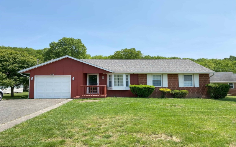 206 Evergreen Drive, Elkins, West Virginia 26241, 2 Bedrooms Bedrooms, 5 Rooms Rooms,1 BathroomBathrooms,Single Family Detached,For Sale,Evergreen,10159817