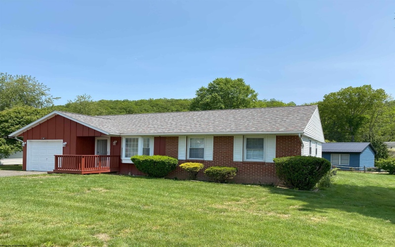 206 Evergreen Drive, Elkins, West Virginia 26241, 2 Bedrooms Bedrooms, 5 Rooms Rooms,1 BathroomBathrooms,Single Family Detached,For Sale,Evergreen,10159817