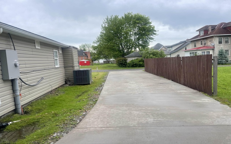 1 Bobcat Lane, Buckhannon, West Virginia 26201, ,Commercial/industrial,For Lease,Bobcat,10159828