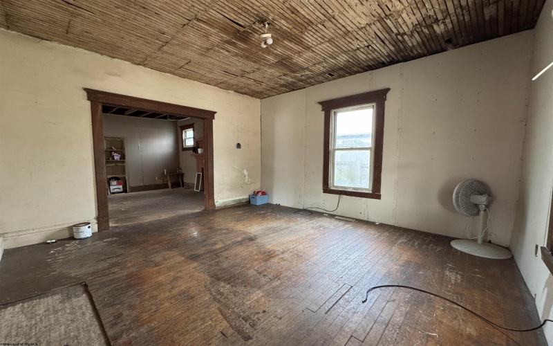 808 2nd Street, Weston, West Virginia 26452, 5 Bedrooms Bedrooms, 12 Rooms Rooms,1 BathroomBathrooms,Single Family Detached,For Sale,2nd,10159830