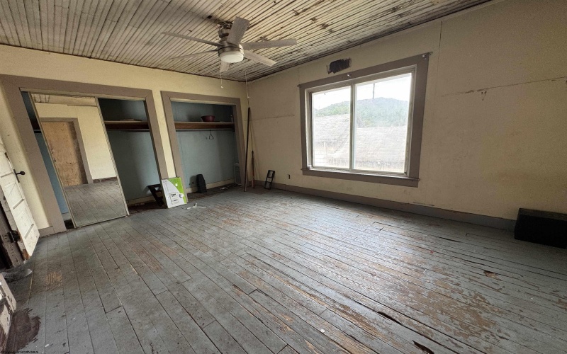 808 2nd Street, Weston, West Virginia 26452, 5 Bedrooms Bedrooms, 12 Rooms Rooms,1 BathroomBathrooms,Single Family Detached,For Sale,2nd,10159830