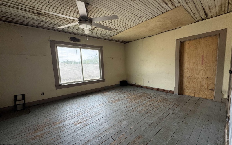 808 2nd Street, Weston, West Virginia 26452, 5 Bedrooms Bedrooms, 12 Rooms Rooms,1 BathroomBathrooms,Single Family Detached,For Sale,2nd,10159830