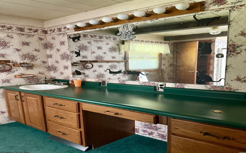 12 Rainbow Road, Mannington, West Virginia 26582, 2 Bedrooms Bedrooms, 6 Rooms Rooms,2 BathroomsBathrooms,Single Family Detached,For Sale,Rainbow,10159854