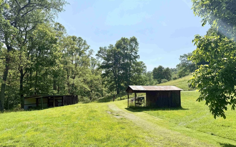 12 Rainbow Road, Mannington, West Virginia 26582, 2 Bedrooms Bedrooms, 6 Rooms Rooms,2 BathroomsBathrooms,Single Family Detached,For Sale,Rainbow,10159854