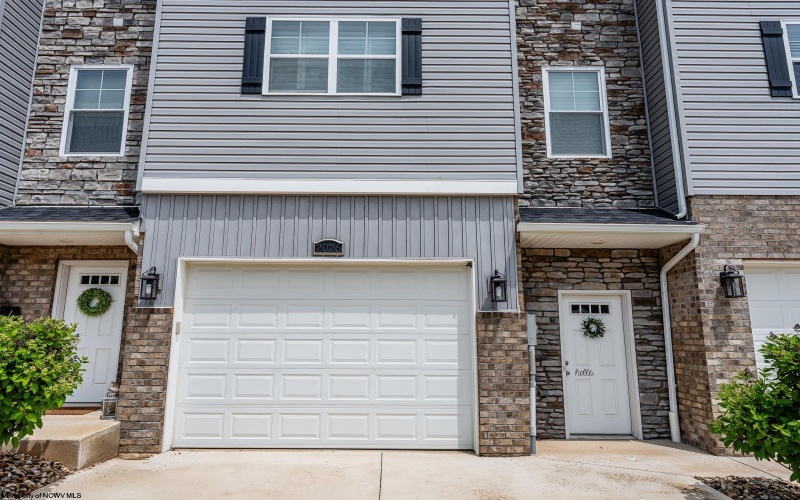 2026 Mountain Ash Lane, Morgantown, West Virginia 26501, 3 Bedrooms Bedrooms, 7 Rooms Rooms,2 BathroomsBathrooms,Single Family Attached,For Sale,Mountain Ash,10159836