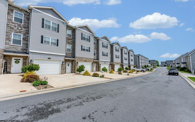 2026 Mountain Ash Lane, Morgantown, West Virginia 26501, 3 Bedrooms Bedrooms, 7 Rooms Rooms,2 BathroomsBathrooms,Single Family Attached,For Sale,Mountain Ash,10159836