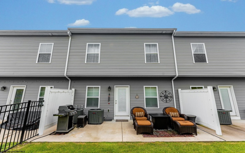 2026 Mountain Ash Lane, Morgantown, West Virginia 26501, 3 Bedrooms Bedrooms, 7 Rooms Rooms,2 BathroomsBathrooms,Single Family Attached,For Sale,Mountain Ash,10159836