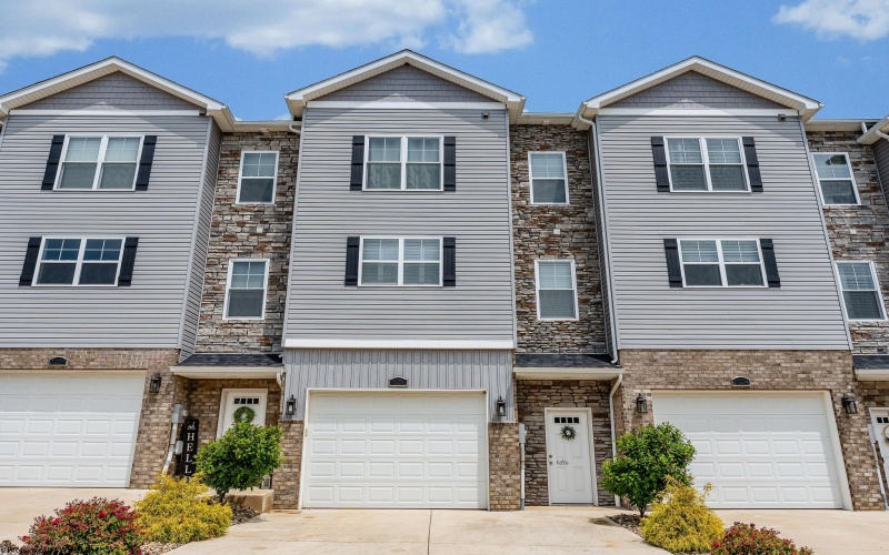 2026 Mountain Ash Lane, Morgantown, West Virginia 26501, 3 Bedrooms Bedrooms, 7 Rooms Rooms,2 BathroomsBathrooms,Single Family Attached,For Sale,Mountain Ash,10159836