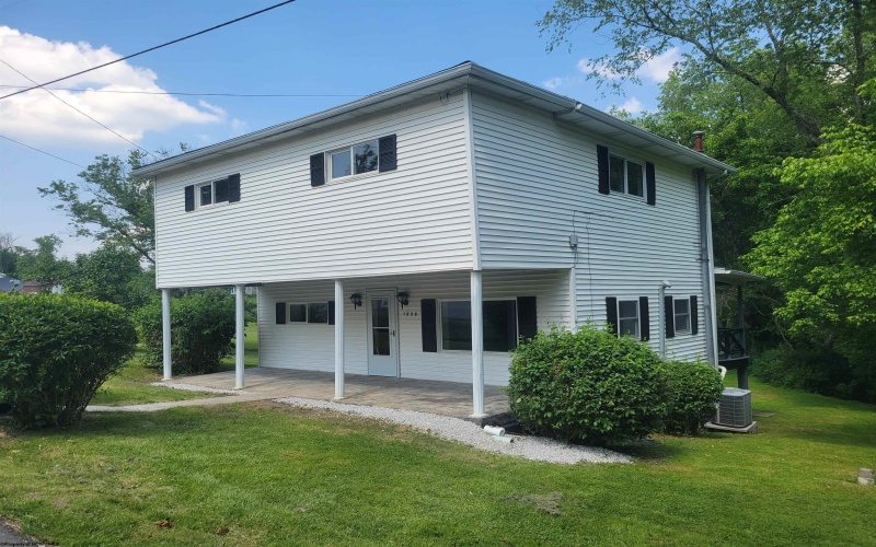 1236 Francis Mine Road, Fairmont, West Virginia 26554, 3 Bedrooms Bedrooms, 6 Rooms Rooms,1 BathroomBathrooms,Single Family Detached,For Sale,Francis Mine,10159849