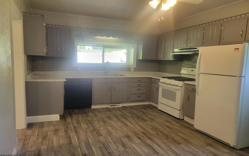 1236 Francis Mine Road, Fairmont, West Virginia 26554, 3 Bedrooms Bedrooms, 6 Rooms Rooms,1 BathroomBathrooms,Single Family Detached,For Sale,Francis Mine,10159849