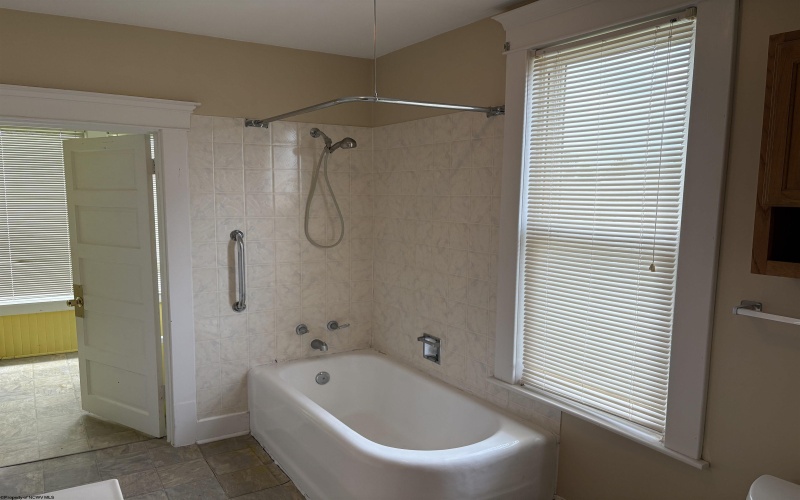 2309 Pride Avenue, Clarksburg, West Virginia 26301, 2 Bedrooms Bedrooms, 6 Rooms Rooms,1 BathroomBathrooms,Single Family Detached,For Sale,Pride,10159835