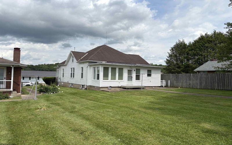 2309 Pride Avenue, Clarksburg, West Virginia 26301, 2 Bedrooms Bedrooms, 6 Rooms Rooms,1 BathroomBathrooms,Single Family Detached,For Sale,Pride,10159835