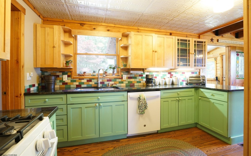 15 Jordan Lane, Morgantown, West Virginia 26501, 3 Bedrooms Bedrooms, 8 Rooms Rooms,2 BathroomsBathrooms,Single Family Detached,For Sale,Jordan,10159840