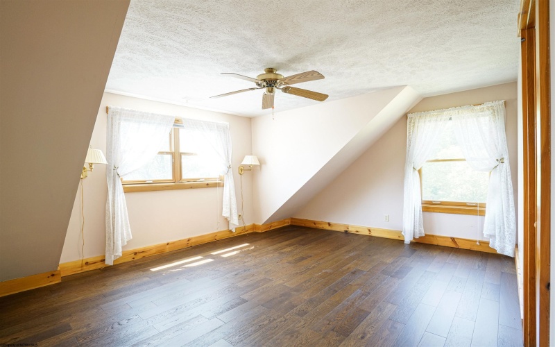 15 Jordan Lane, Morgantown, West Virginia 26501, 3 Bedrooms Bedrooms, 8 Rooms Rooms,2 BathroomsBathrooms,Single Family Detached,For Sale,Jordan,10159840