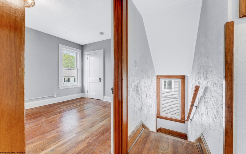 303 Saint Clair Street, Clarksburg, West Virginia 26301, 3 Bedrooms Bedrooms, 6 Rooms Rooms,1 BathroomBathrooms,Single Family Detached,For Sale,Saint Clair,10159842