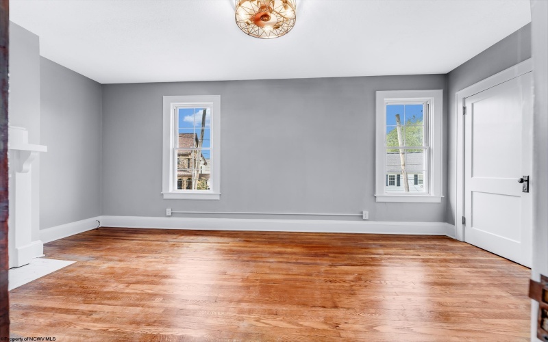 303 Saint Clair Street, Clarksburg, West Virginia 26301, 3 Bedrooms Bedrooms, 6 Rooms Rooms,1 BathroomBathrooms,Single Family Detached,For Sale,Saint Clair,10159842