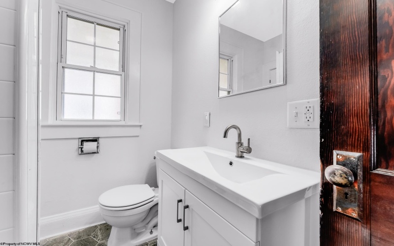 303 Saint Clair Street, Clarksburg, West Virginia 26301, 3 Bedrooms Bedrooms, 6 Rooms Rooms,1 BathroomBathrooms,Single Family Detached,For Sale,Saint Clair,10159842