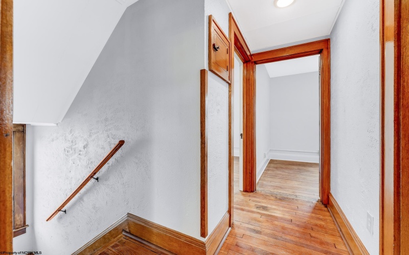 303 Saint Clair Street, Clarksburg, West Virginia 26301, 3 Bedrooms Bedrooms, 6 Rooms Rooms,1 BathroomBathrooms,Single Family Detached,For Sale,Saint Clair,10159842
