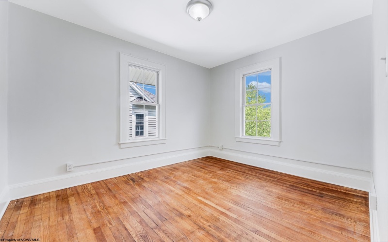 303 Saint Clair Street, Clarksburg, West Virginia 26301, 3 Bedrooms Bedrooms, 6 Rooms Rooms,1 BathroomBathrooms,Single Family Detached,For Sale,Saint Clair,10159842