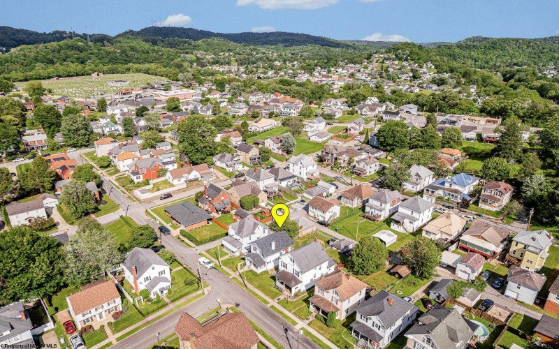 303 Saint Clair Street, Clarksburg, West Virginia 26301, 3 Bedrooms Bedrooms, 6 Rooms Rooms,1 BathroomBathrooms,Single Family Detached,For Sale,Saint Clair,10159842