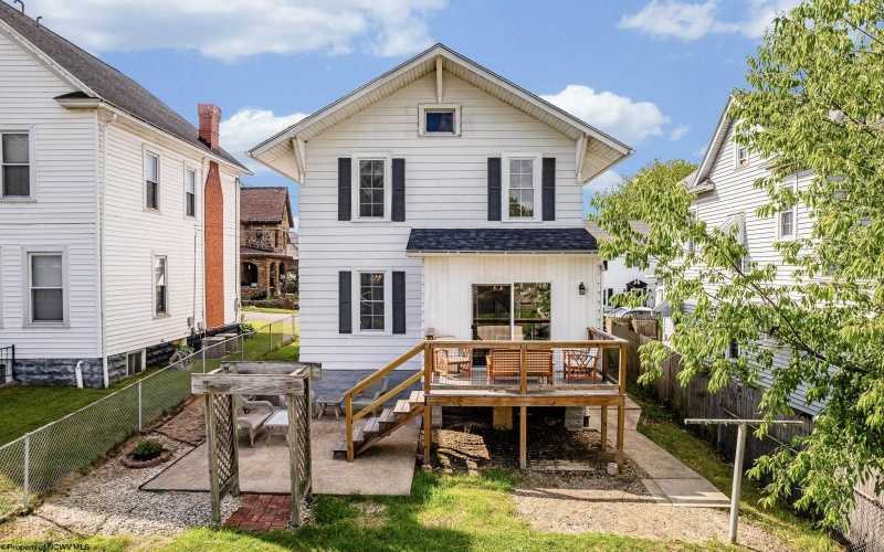 303 Saint Clair Street, Clarksburg, West Virginia 26301, 3 Bedrooms Bedrooms, 6 Rooms Rooms,1 BathroomBathrooms,Single Family Detached,For Sale,Saint Clair,10159842