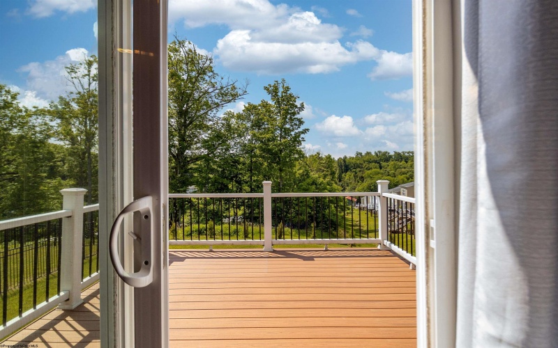 252 Tide Way, Morgantown, West Virginia 26508, 4 Bedrooms Bedrooms, 9 Rooms Rooms,3 BathroomsBathrooms,Single Family Detached,For Sale,Tide,10159855