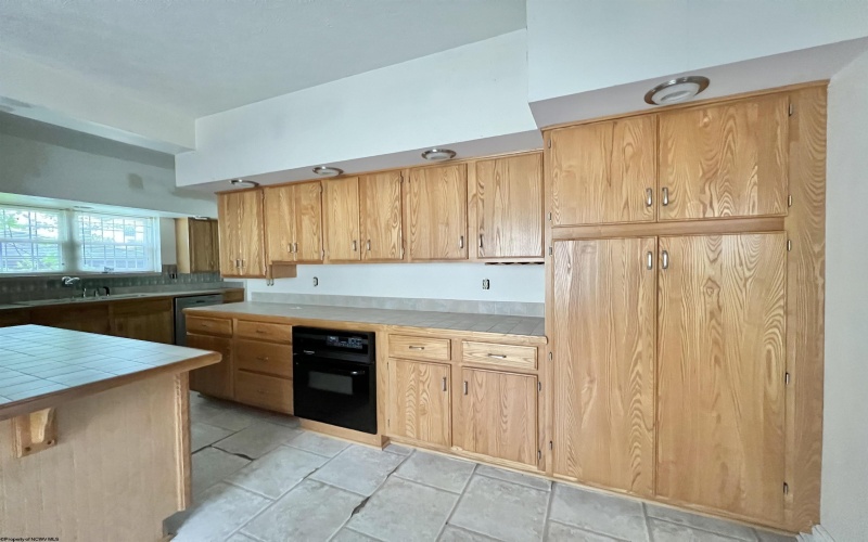 217 Maple Avenue, Clarksburg, West Virginia 26301, 3 Bedrooms Bedrooms, 9 Rooms Rooms,3 BathroomsBathrooms,Single Family Detached,For Sale,Maple,10158139