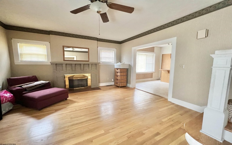 217 Maple Avenue, Clarksburg, West Virginia 26301, 3 Bedrooms Bedrooms, 9 Rooms Rooms,3 BathroomsBathrooms,Single Family Detached,For Sale,Maple,10158139