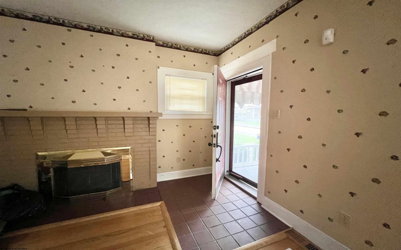 217 Maple Avenue, Clarksburg, West Virginia 26301, 3 Bedrooms Bedrooms, 9 Rooms Rooms,3 BathroomsBathrooms,Single Family Detached,For Sale,Maple,10158139