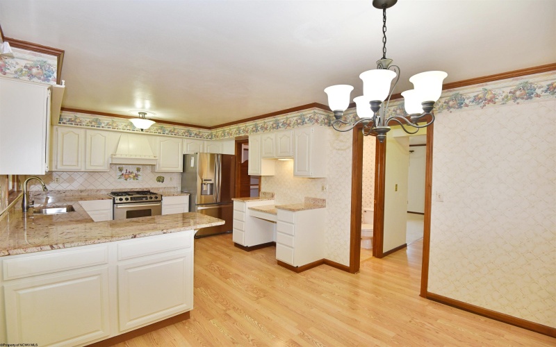 696 Deerfield Drive, Bridgeport, West Virginia 26330, 2 Bedrooms Bedrooms, 5 Rooms Rooms,1 BathroomBathrooms,Single Family Attached,For Sale,Deerfield,10159874